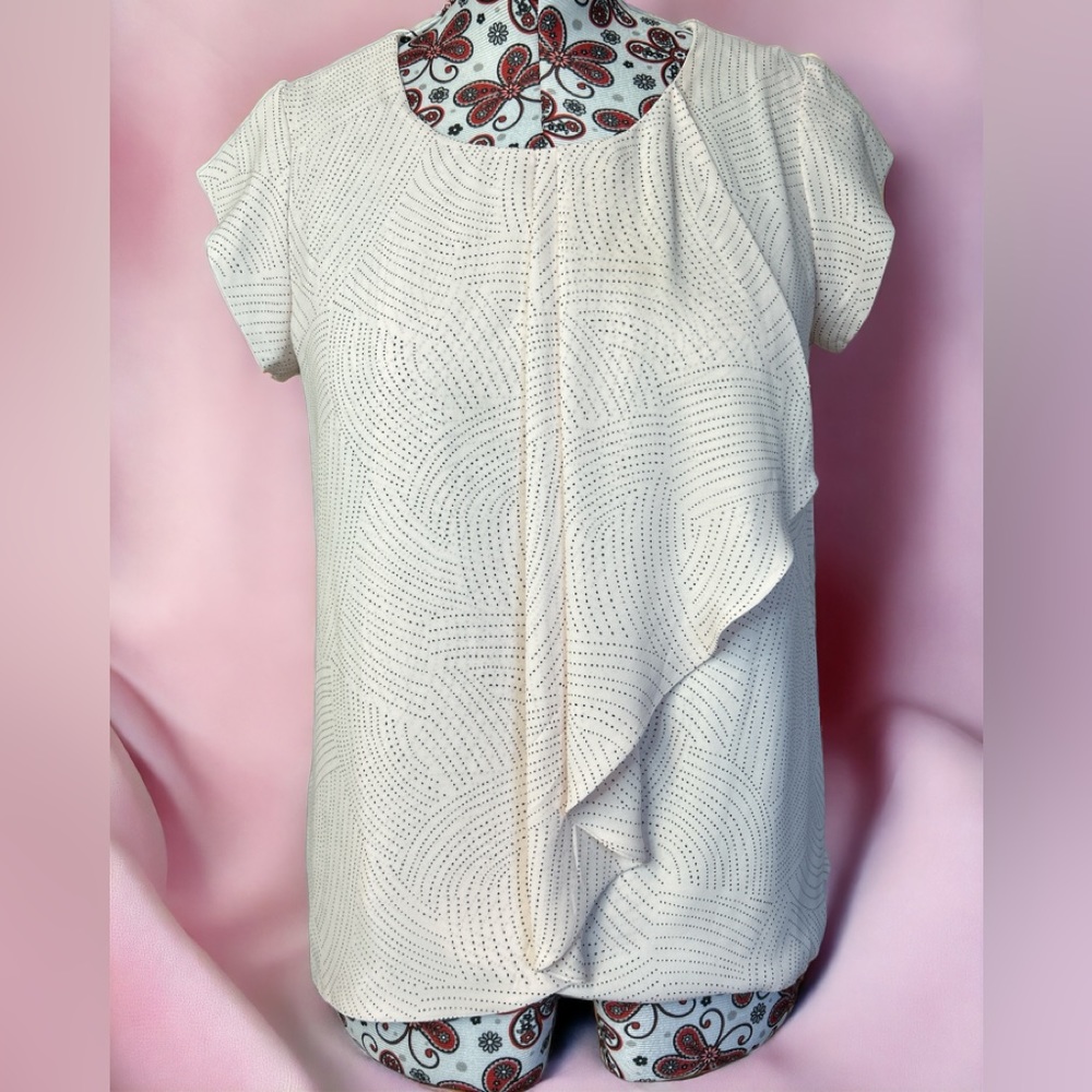 NWT Reitmans Cream Front Ruffle Cap Sleeve Blouse M